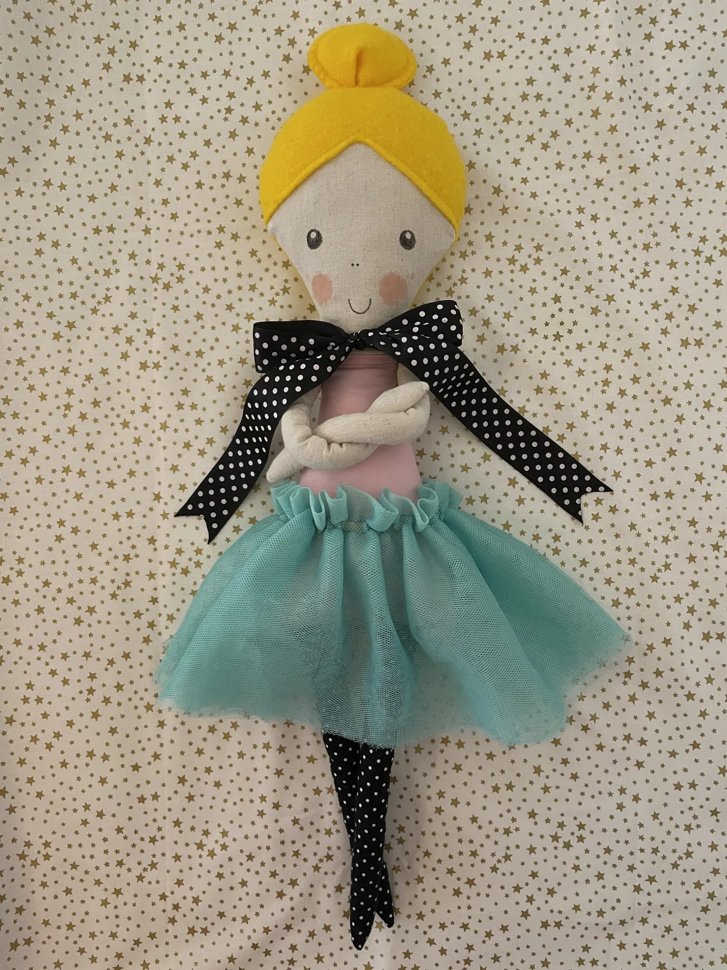 Eine fertige Puppe für Kinder – Erika